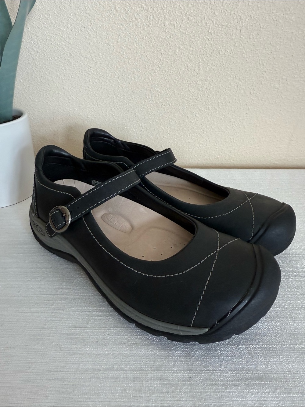 KEEN Black Mary Jane Leather Hiking Comfort Shoes for Women